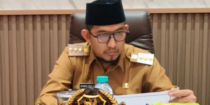 Bupati Sumenep Achmad Fauzi memberikan instruksi terkait pengawasan ketat penyaluran dana bantuan stimulan perumahan swadaya masyarakat.