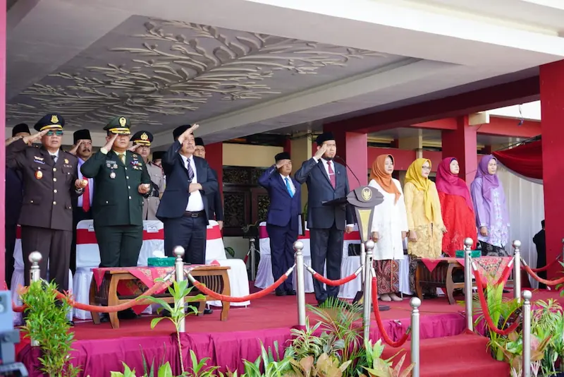 Upacara dipimpin langsung oleh Bupati Sumenep Dr. H. Achmad Fauzi Wongsojudo, S.H.,M.H. dengan mengusung tema "Pancasila Pemersatu Bangsa, Fondasi Perdamaian Dunia".